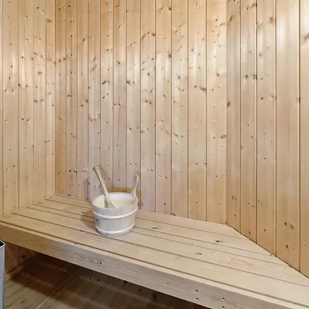 Holiday home Chrisse
